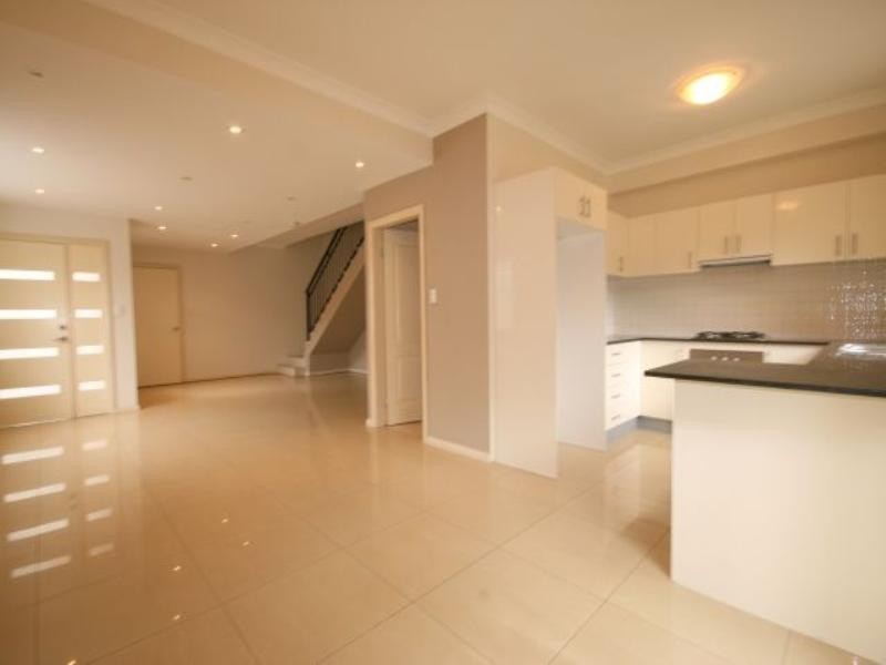 2/179 Mimosa Road, Greenacre NSW 2190