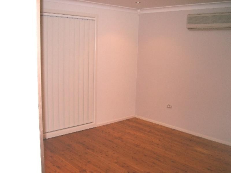 30 Oak Drive, Georges Hall NSW 2198