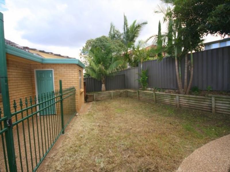 6 Barlow Place, Georges Hall NSW 2198