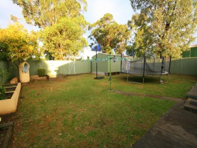 7 Leighdon Street, Bass Hill NSW 2197