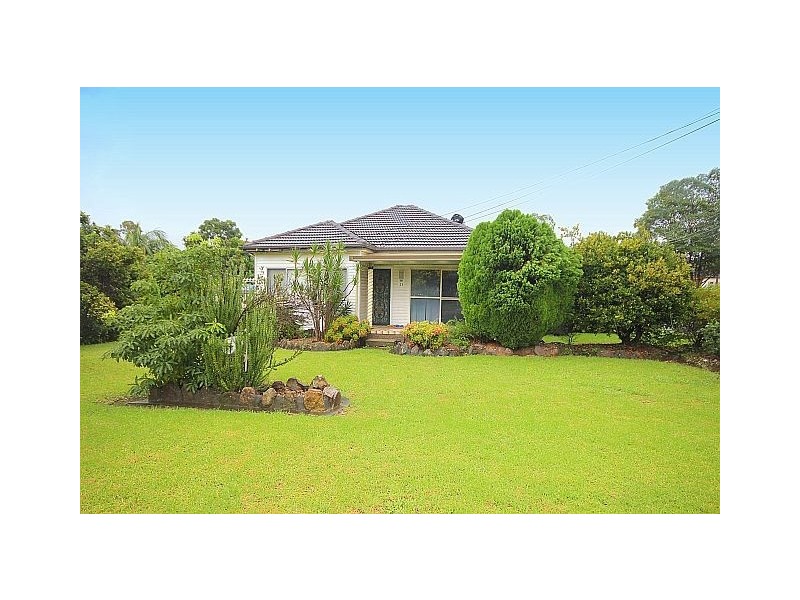 21 Larien Crescent, Birrong NSW 2143