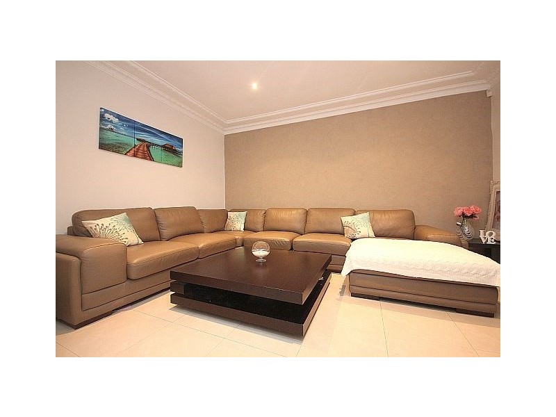 21 Larien Crescent, Birrong NSW 2143