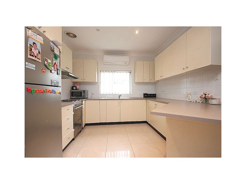 21 Larien Crescent, Birrong NSW 2143