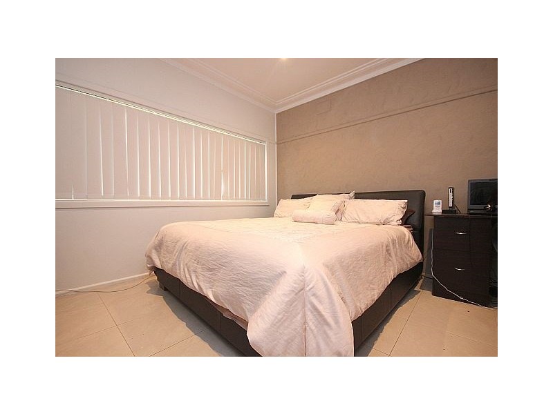 21 Larien Crescent, Birrong NSW 2143