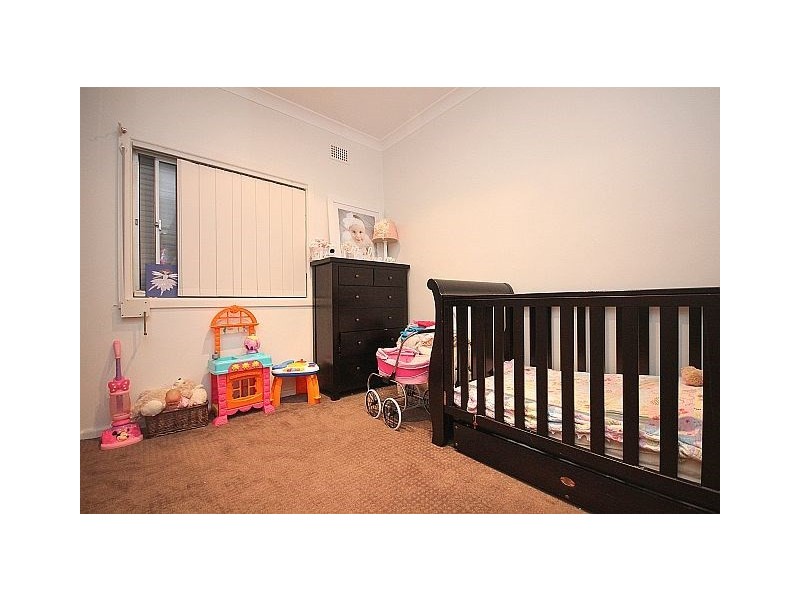 21 Larien Crescent, Birrong NSW 2143