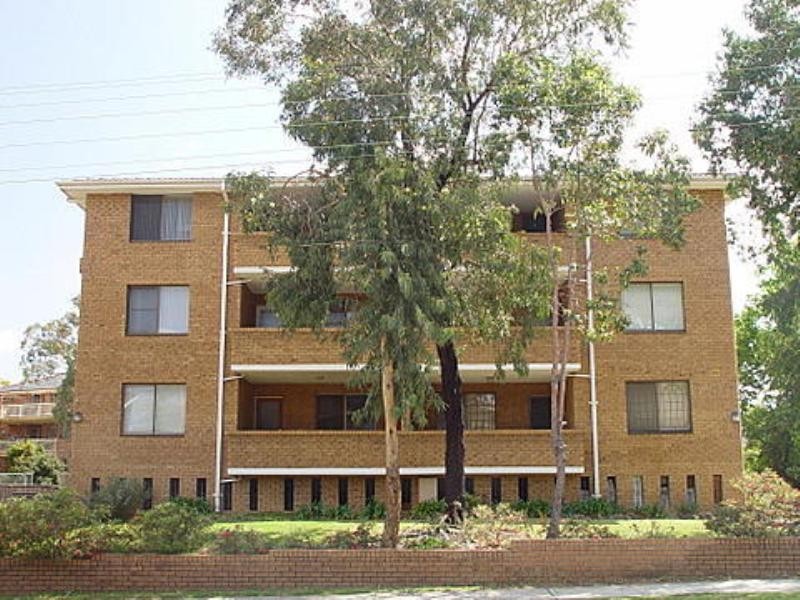 2/128 Chapel Road South, Bankstown NSW 2200