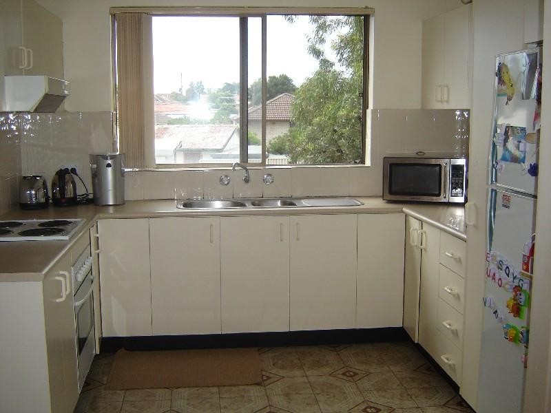2/128 Chapel Road South, Bankstown NSW 2200