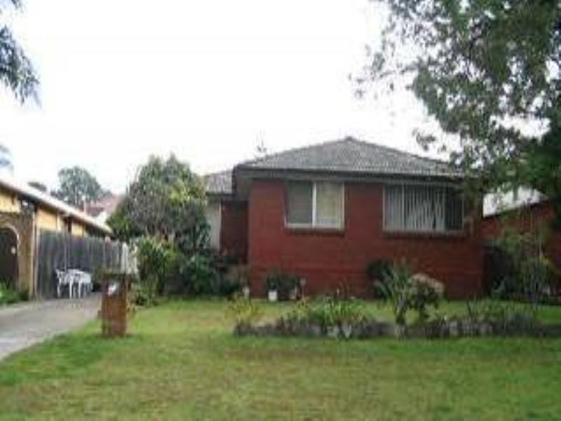 31 Jacaranda Drive, Georges Hall NSW 2198