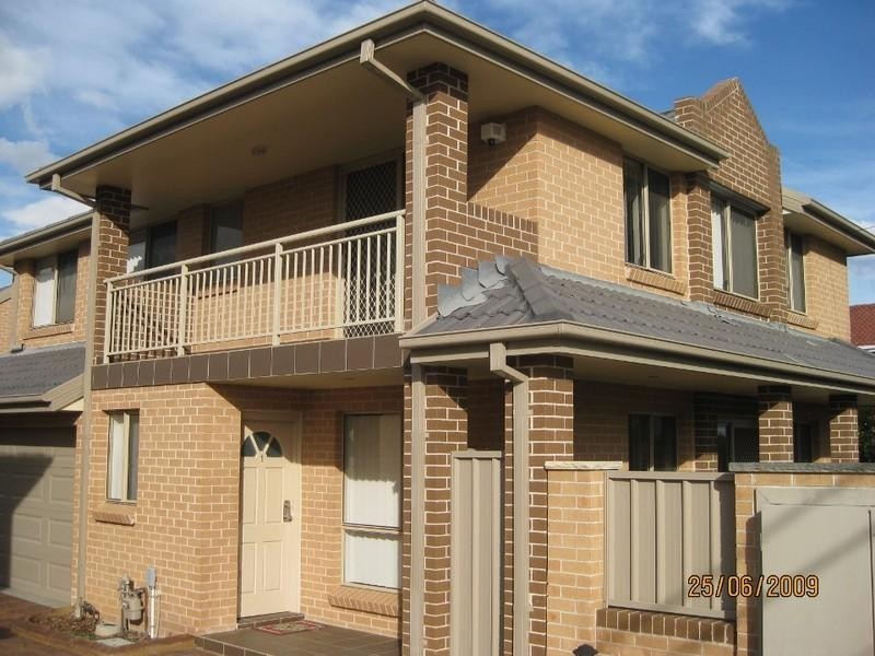 1/10-12 Pringle Avenue, Bankstown NSW 2200