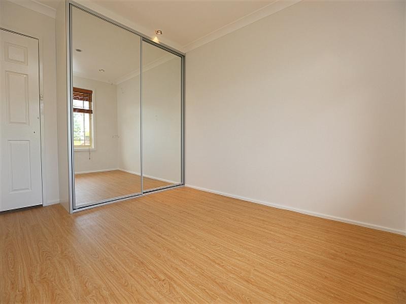 6 Barlow Place, Georges Hall NSW 2198