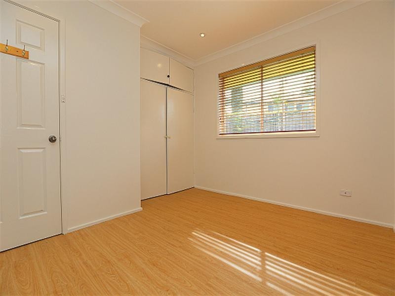 6 Barlow Place, Georges Hall NSW 2198