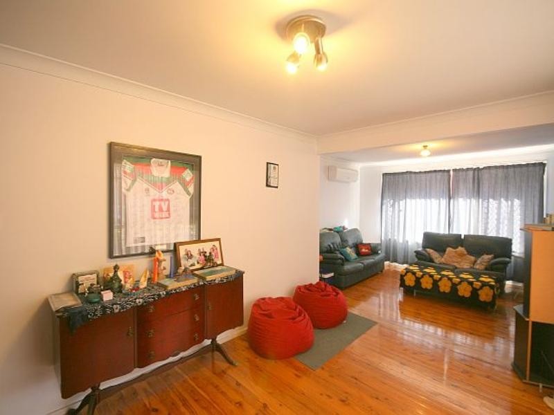 47 Sturt Avenue, Georges Hall NSW 2198