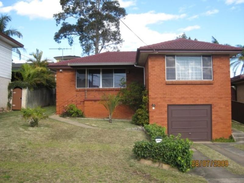 71 Oak Drive, Georges Hall NSW 2198