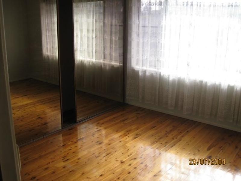 71 Oak Drive, Georges Hall NSW 2198