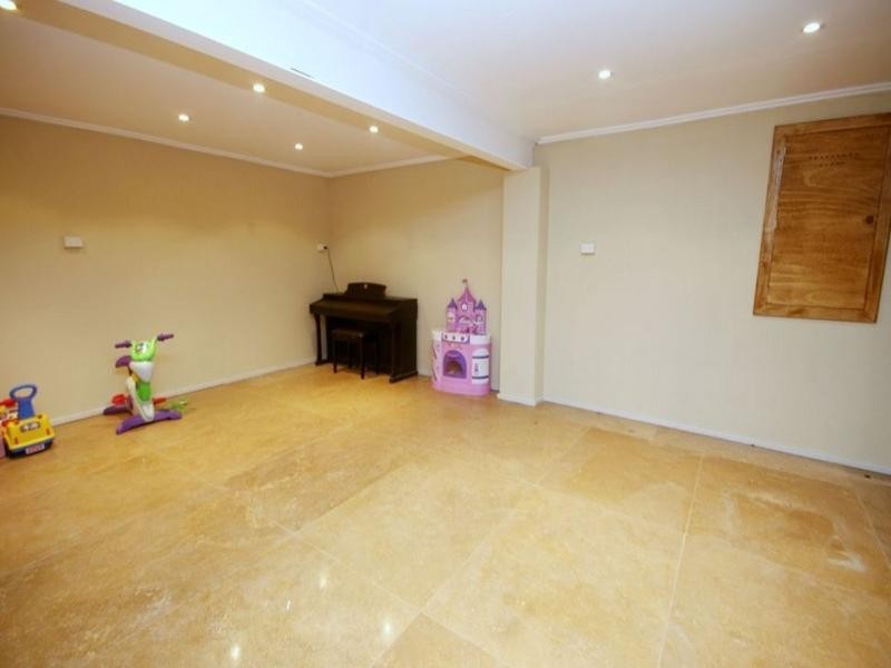 123 Amaroo Avenue, Georges Hall NSW 2198