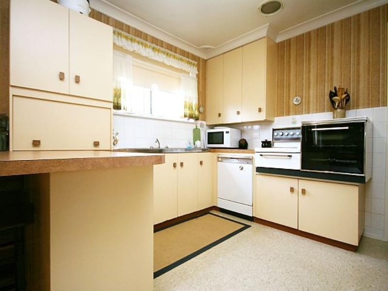 2 Bligh Close, Georges Hall NSW 2198