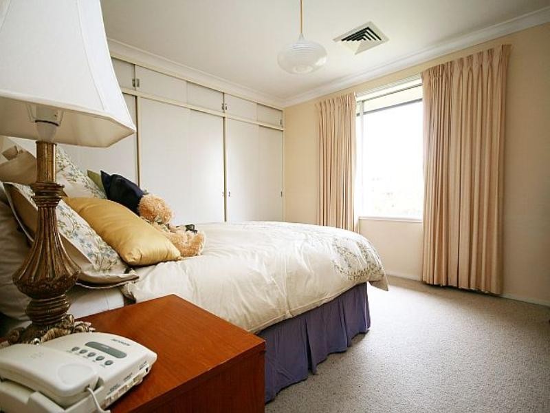 2 Bligh Close, Georges Hall NSW 2198