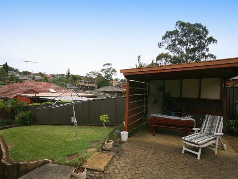 2 Bligh Close, Georges Hall NSW 2198