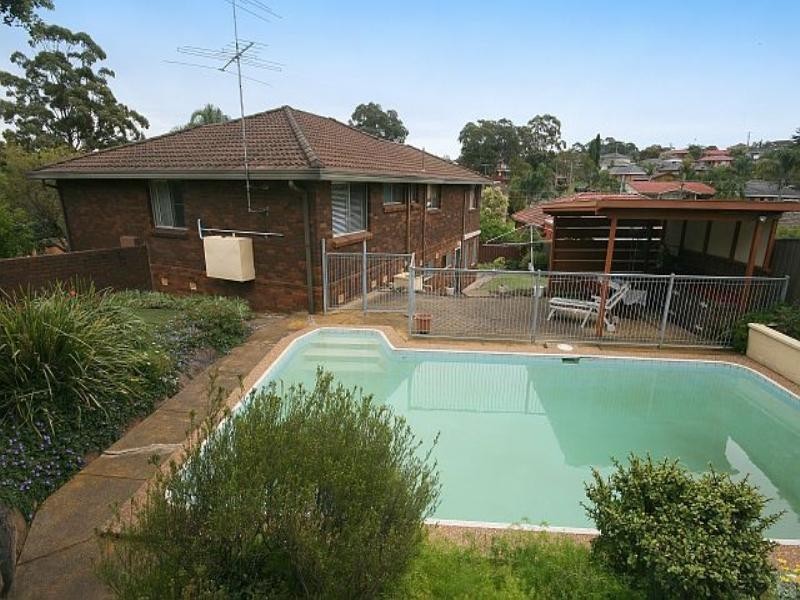 2 Bligh Close, Georges Hall NSW 2198