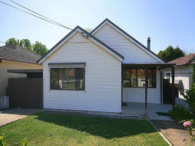 16 Adeline Street, Bass Hill NSW 2197