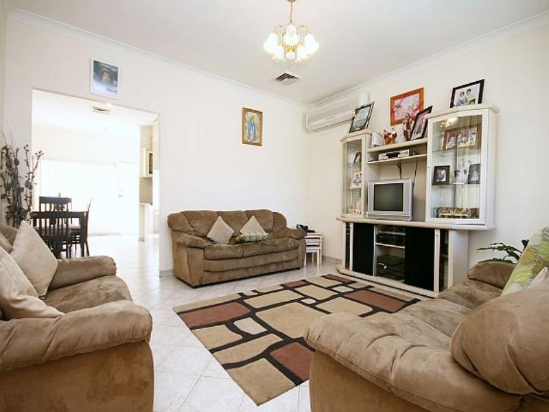 16 Adeline Street, Bass Hill NSW 2197