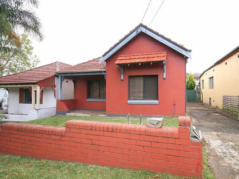 4 The Avenue, Hurlstone Park NSW 2193