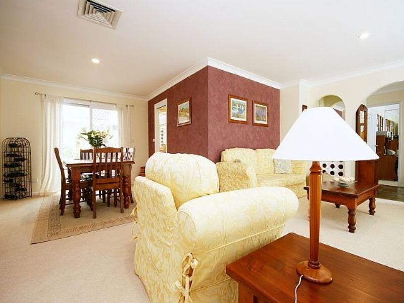 48 Carnavon Crescent, Georges Hall NSW 2198