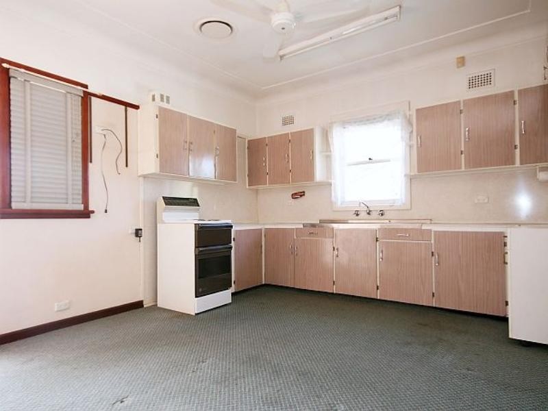 2 Haughton Street, Carramar NSW 2163