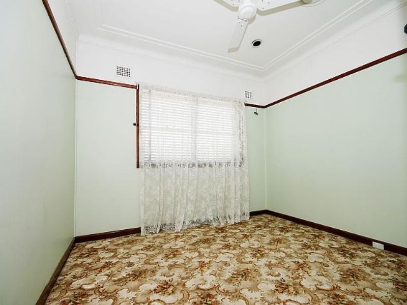 2 Haughton Street, Carramar NSW 2163