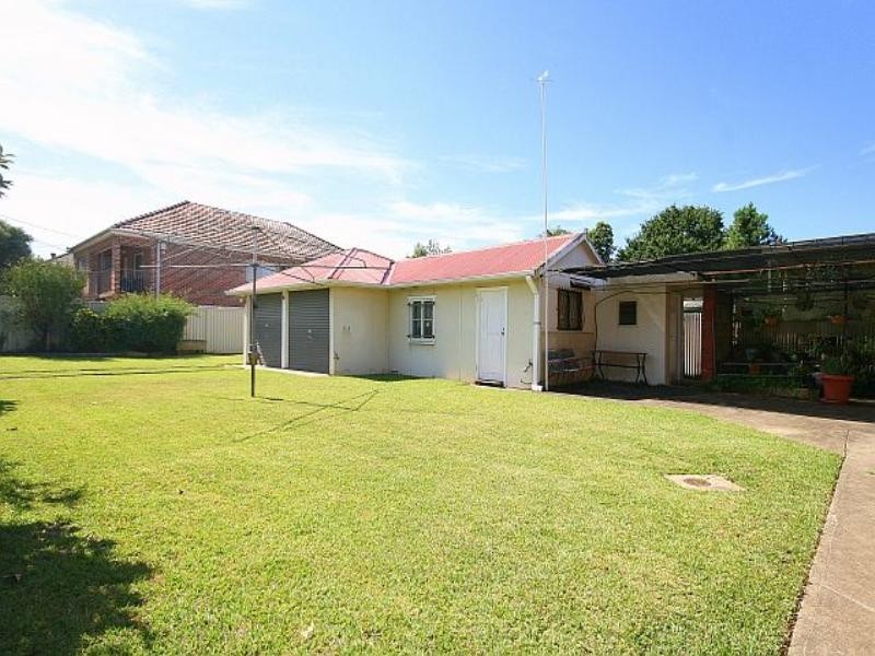2 Haughton Street, Carramar NSW 2163