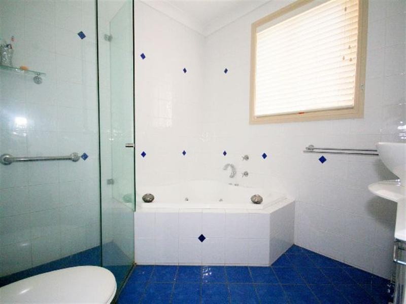 4 Horbling Avenue, Georges Hall NSW 2198