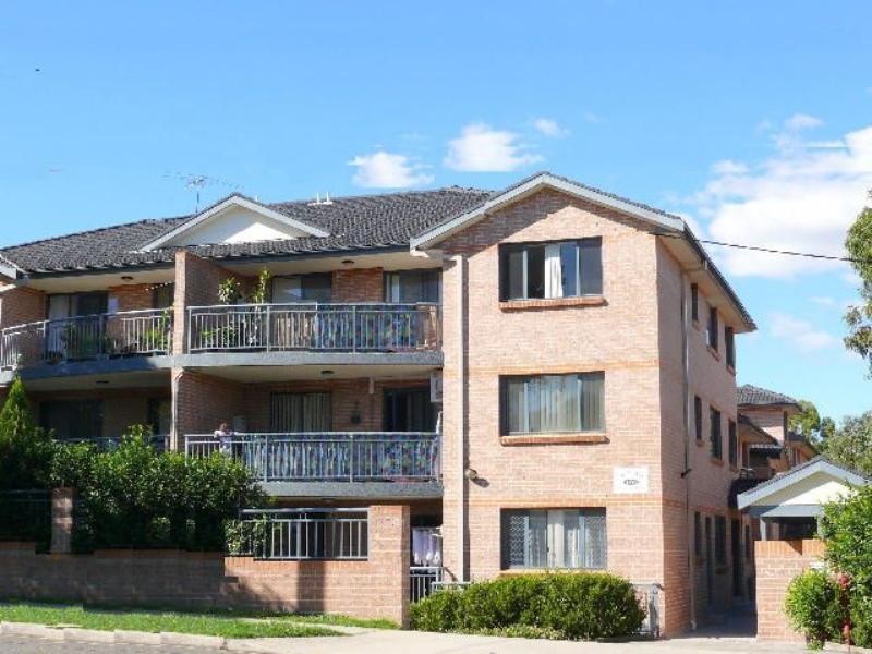 8/109-111 Meredith Street, Bankstown NSW 2200