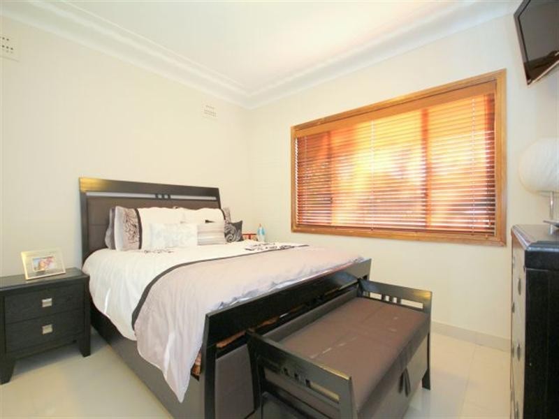 68 Columbine Avenue, Punchbowl NSW 2196