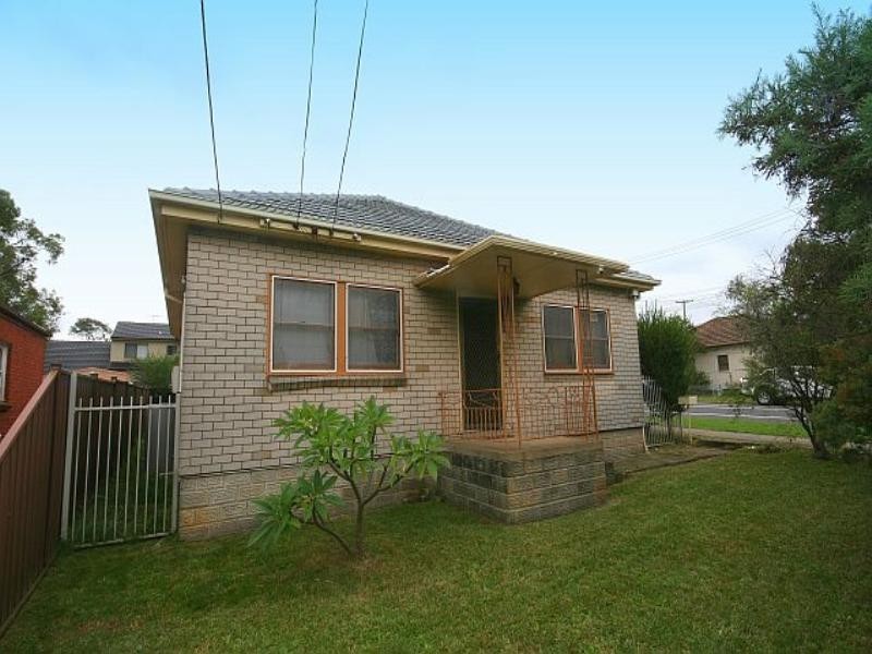 2 Angus Crescent, Yagoona NSW 2199