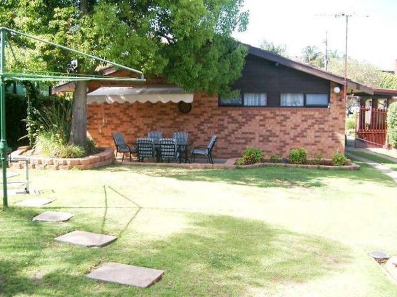 27 Jacaranda Drive, Georges Hall NSW 2198