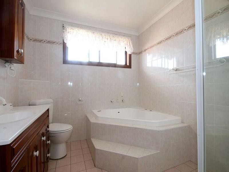 17 Bellevue Avenue, Georges Hall NSW 2198