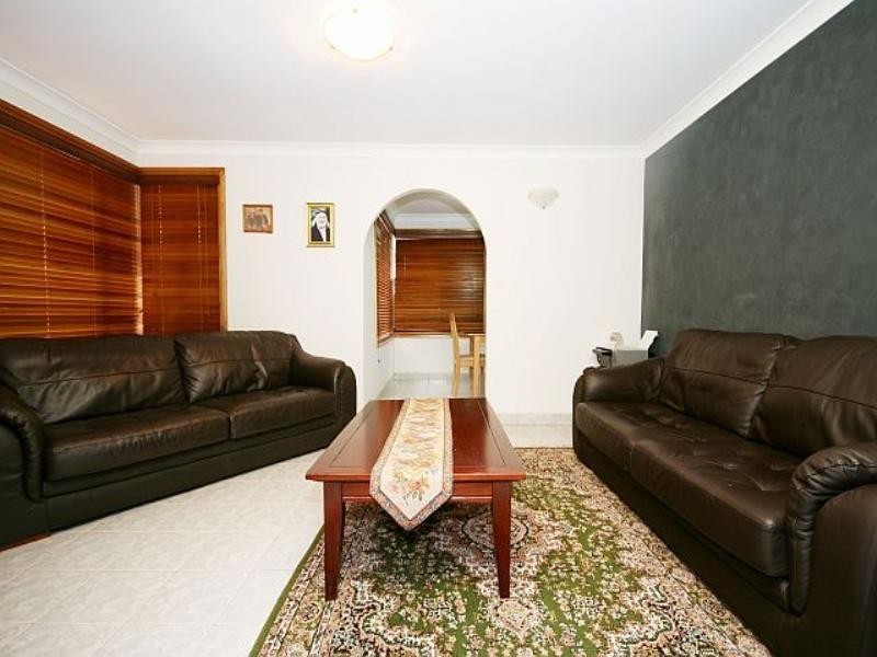 6 Arana Close, Georges Hall NSW 2198