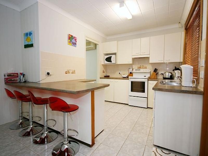 6 Arana Close, Georges Hall NSW 2198
