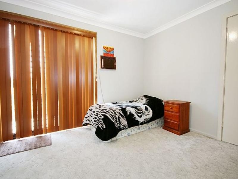 6 Arana Close, Georges Hall NSW 2198