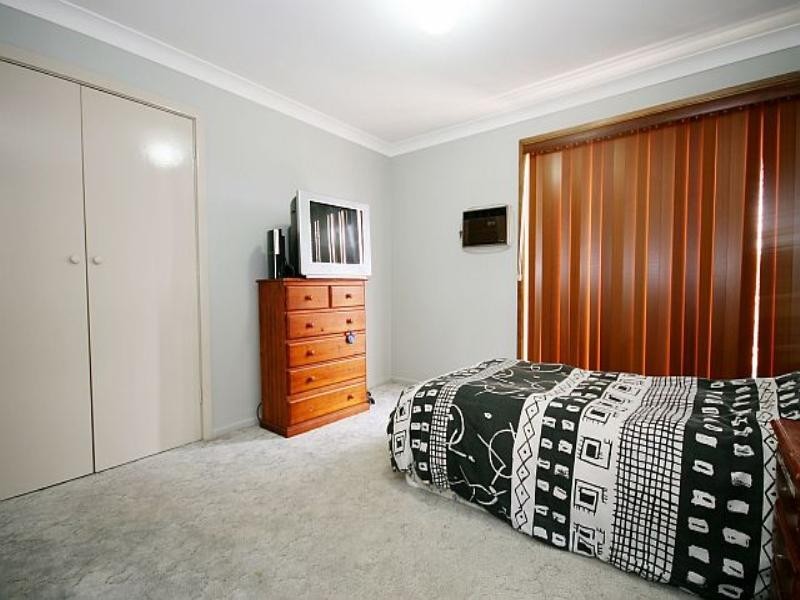 6 Arana Close, Georges Hall NSW 2198