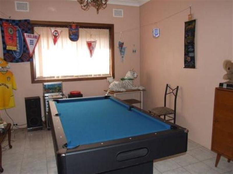 16 Moncur Avenue, Kingsgrove NSW 2208