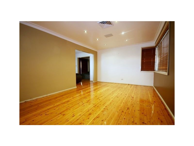 36 Lincoln Road, Georges Hall NSW 2198