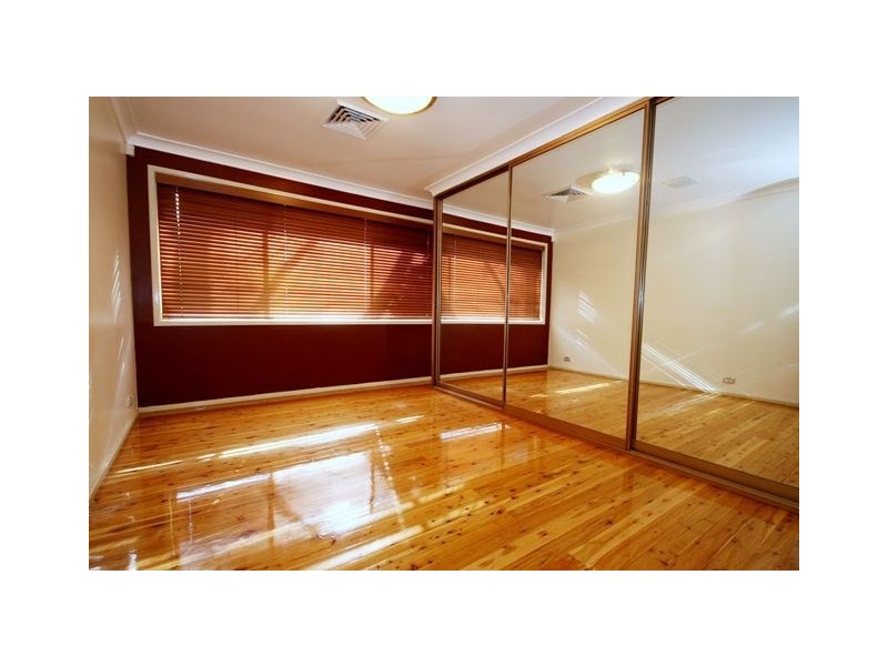 36 Lincoln Road, Georges Hall NSW 2198