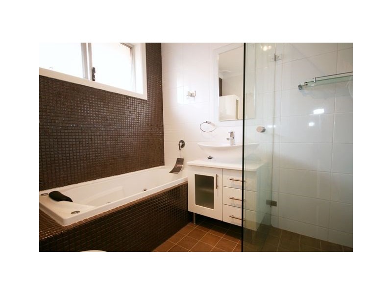 36 Lincoln Road, Georges Hall NSW 2198