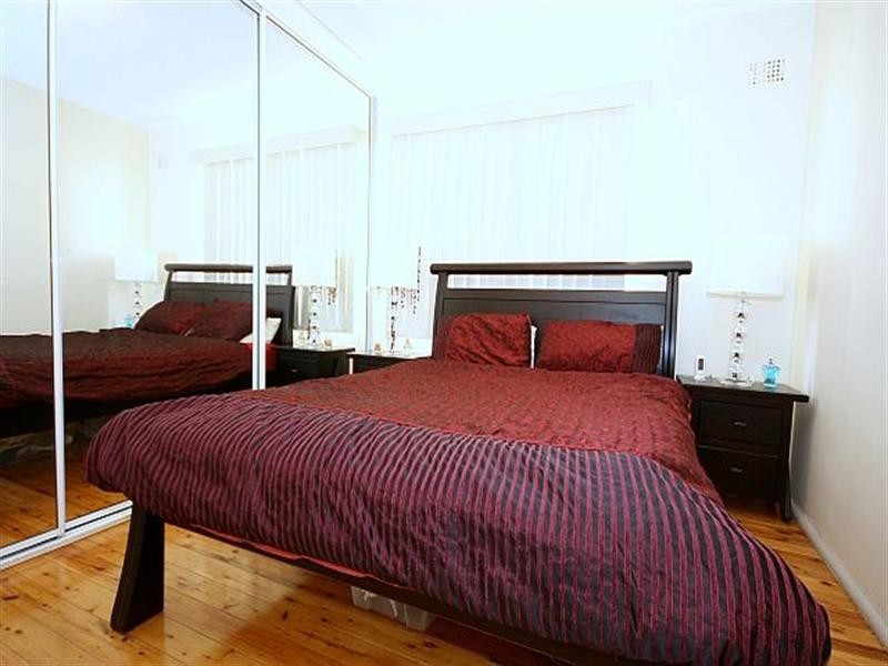 2/12 Renown Avenue, Wiley Park NSW 2195