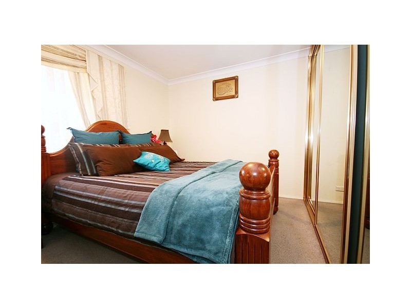 10 Lurnea Avenue, Georges Hall NSW 2198