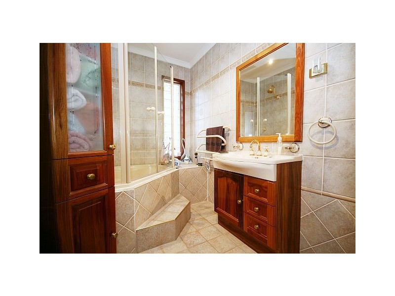 7 Whitemore Avenue, Georges Hall NSW 2198