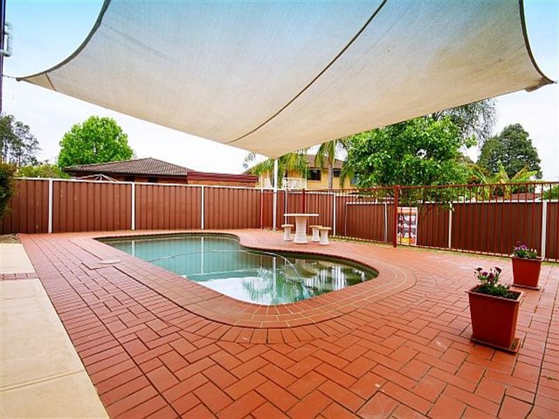 47 Sturt Avenue, Georges Hall NSW 2198