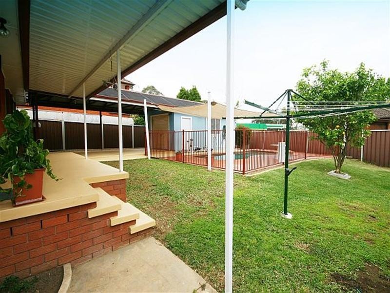 47 Sturt Avenue, Georges Hall NSW 2198