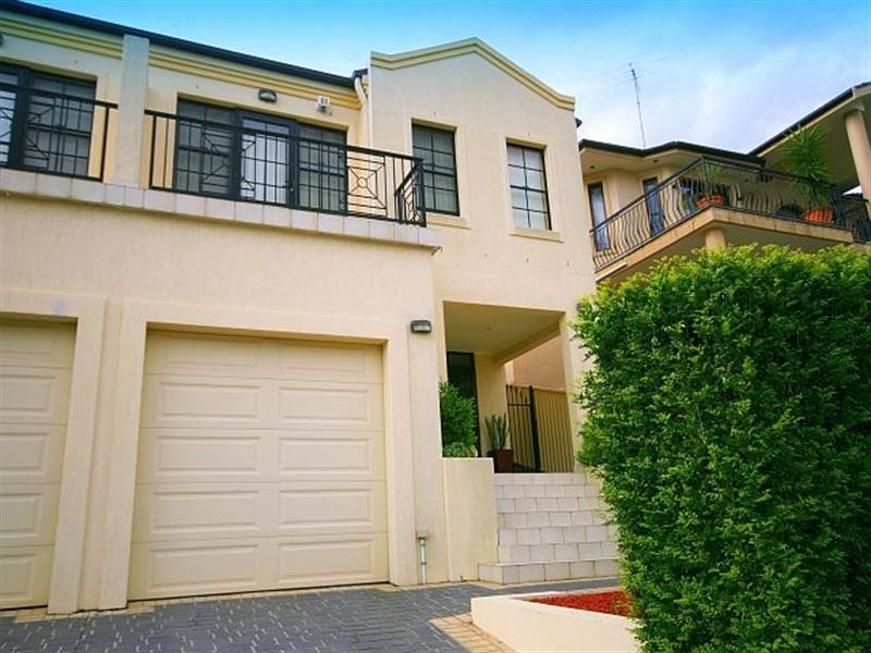 2/22 Balmoral Crescent, Georges Hall NSW 2198